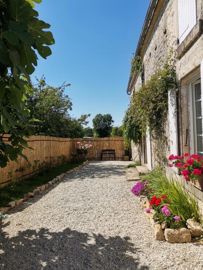 Gîte 4 étoiles avec hébergement insolite - 10 personnes Foussais Extérieur photo